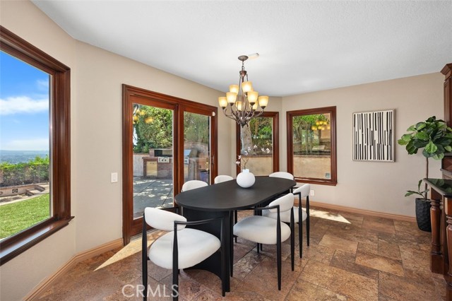 6150 E West View Drive, Orange CA: https://media.crmls.org/medias/c829a043-45f5-438b-af7e-29d694f7a199.jpg