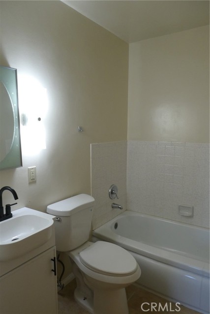 Detail Gallery Image 8 of 20 For 4736 W 169th, Lawndale,  CA 90260 - 2 Beds | 2 Baths