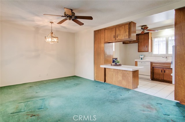 1924 W Secrest Way, Santa Ana CA: https://media.crmls.org/medias/c829f251-6ffe-4625-823c-4fdde4469d6e.jpg