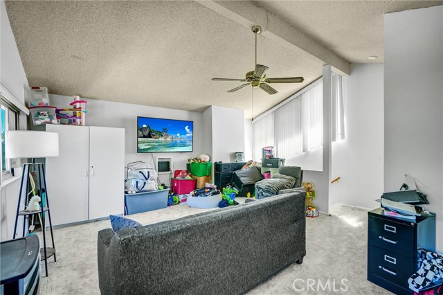 Detail Gallery Image 17 of 19 For 23041 Posada, Valencia,  CA 91354 - 4 Beds | 3 Baths