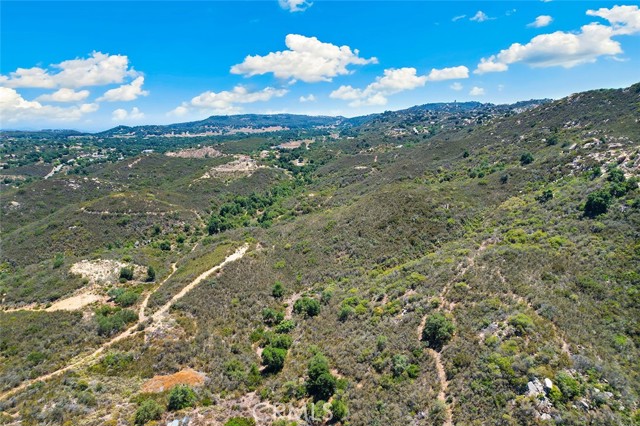 Detail Gallery Image 9 of 12 For 18250 La Ventana Rd, Murrieta,  CA 92562 - – Beds | – Baths