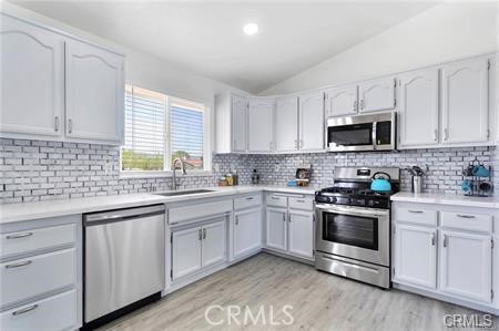 Detail Gallery Image 9 of 23 For 8951 Grapefruit Ave, Hesperia,  CA 92345 - 3 Beds | 2 Baths