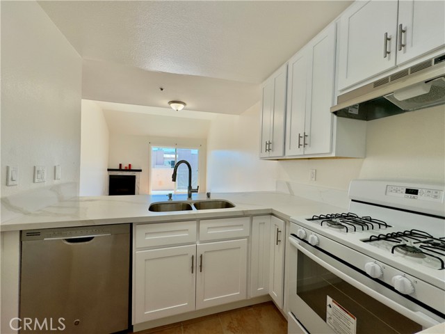 Detail Gallery Image 5 of 34 For 450 E 4th St #405,  Santa Ana,  CA 92701 - 1 Beds | 1 Baths