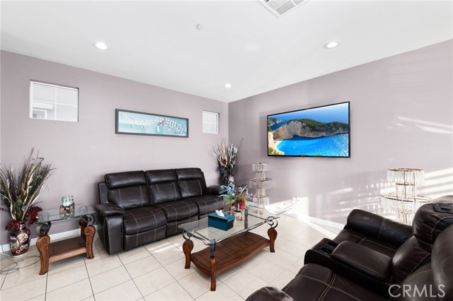 Detail Gallery Image 16 of 40 For 6064 Snapdragon, Corona,  CA 92880 - 4 Beds | 2/1 Baths