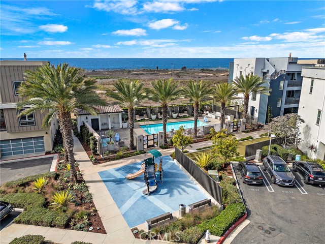 Detail Gallery Image 40 of 41 For 1641 Bridgewater Way, Costa Mesa,  CA 92627 - 4 Beds | 3/1 Baths