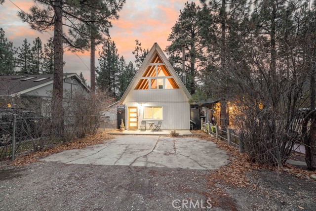 Detail Gallery Image 2 of 51 For 325 E Barker, Big Bear City,  CA 92314 - 2 Beds | 2 Baths