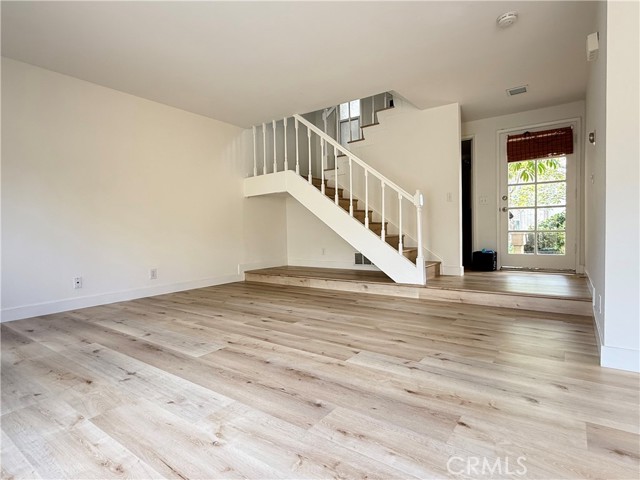 18 Snapdragon, Irvine CA: https://media.crmls.org/medias/c82e1078-3a79-408a-b7c6-e4656f837a85.jpg