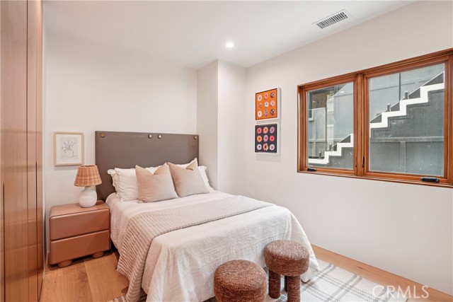 Image 42 of 66 For 647 Navy Street