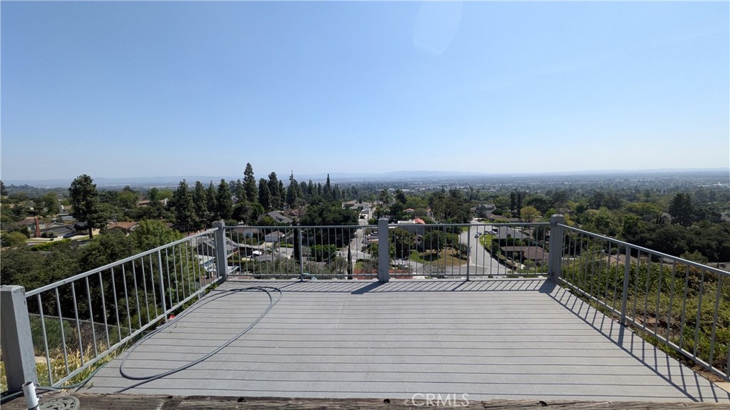 https://media.crmls.org/medias/c82f0d4c-bc5c-485e-b069-0b63809f4650.jpg?preset=X-Large