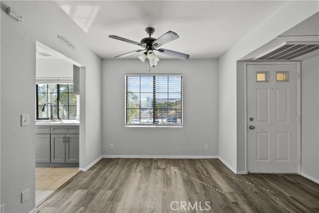 Detail Gallery Image 8 of 26 For 2554 Olive Dr #116,  Palmdale,  CA 93550 - 2 Beds | 2 Baths