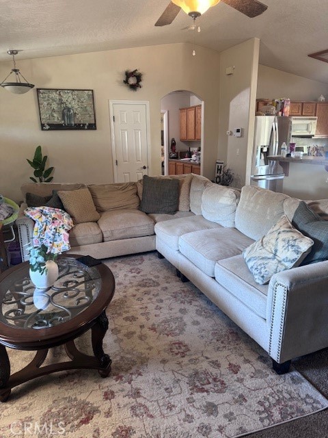 Detail Gallery Image 3 of 10 For 9271 Espada Ave, Hesperia,  CA 92345 - 3 Beds | 2 Baths
