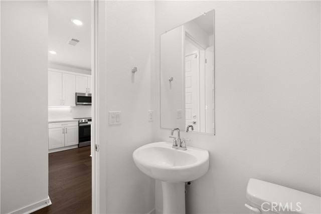 Detail Gallery Image 22 of 67 For 1348 Plaza Del Amo, Torrance,  CA 90501 - 3 Beds | 2/1 Baths