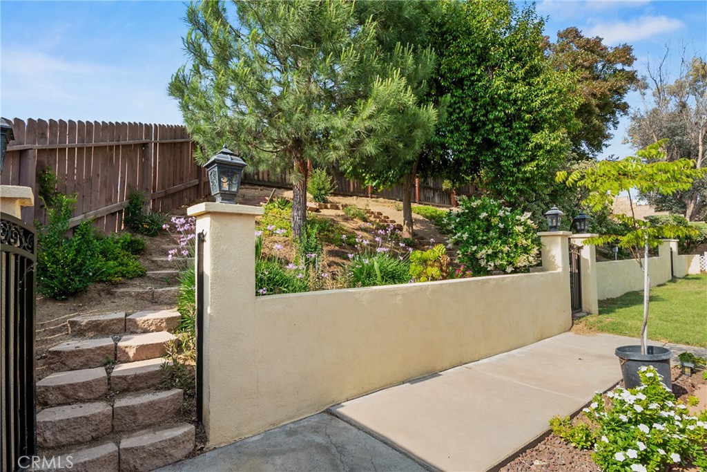 MLS #OC25106498 img 37