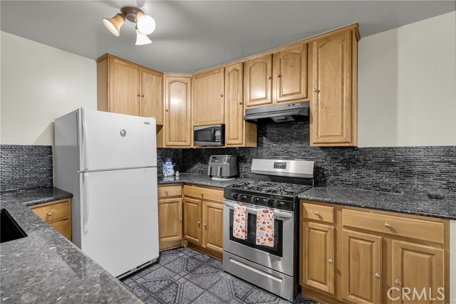 Detail Gallery Image 14 of 22 For 604 E Ash St, Brea,  CA 92821 - 4 Beds | 2 Baths