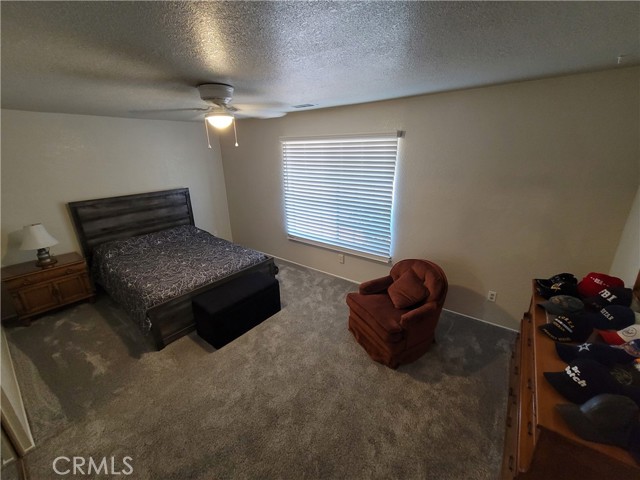 21291 Ramona Avenue, Apple Valley CA: https://media.crmls.org/medias/c8318df5-2e1b-472b-8c34-ef90c5101bd6.jpg
