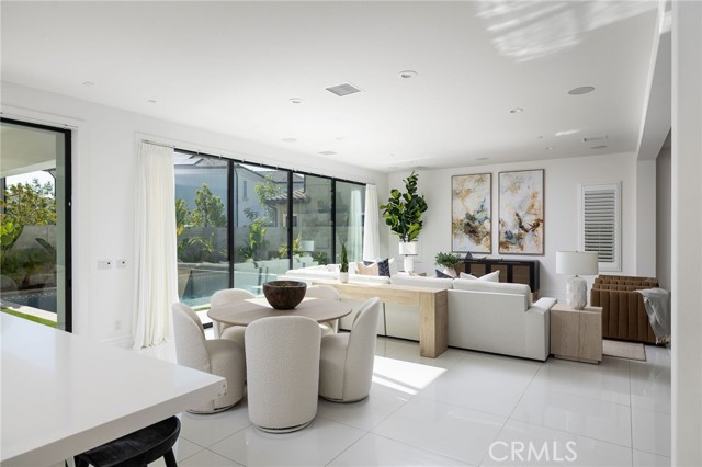 Detail Gallery Image 19 of 52 For 104 Interstellar, Irvine,  CA 92618 - 5 Beds | 5/1 Baths