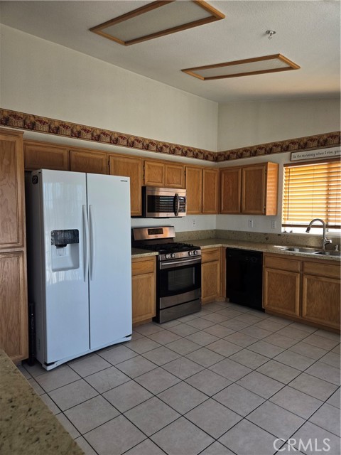 Detail Gallery Image 2 of 12 For 7395 Ayers Rock, Riverside,  CA 92508 - 4 Beds | 2/1 Baths