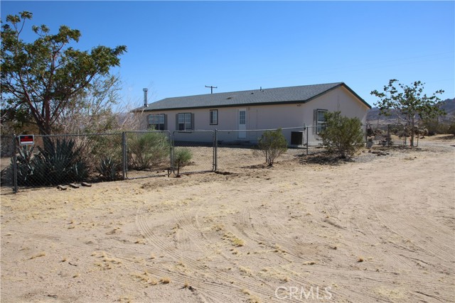 Detail Gallery Image 11 of 36 For 5773 Neptune Rd, Joshua Tree,  CA 92252 - 3 Beds | 2 Baths