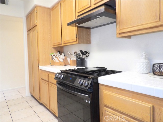 Detail Gallery Image 11 of 26 For 4012 Larkspur Ave, Rialto,  CA 92377 - 4 Beds | 2 Baths