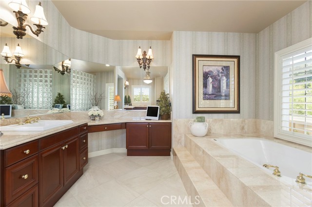 Detail Gallery Image 29 of 66 For 4 Bordeaux, Coto de Caza,  CA 92679 - 5 Beds | 5/1 Baths