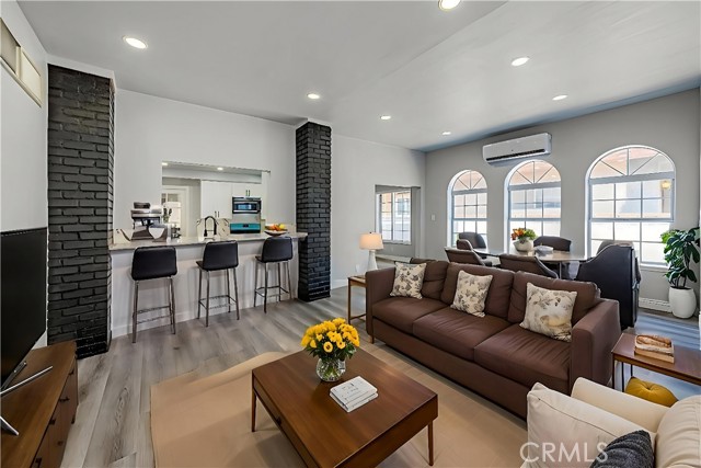 Detail Gallery Image 17 of 39 For 5334 S Victoria Ave, Los Angeles,  CA 90043 - 4 Beds | 3 Baths