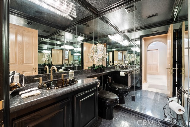 6011 Paseo La Vista, Woodland Hills CA: https://media.crmls.org/medias/c8348198-ae7e-40f5-b72e-f4e59922cbd5.jpg