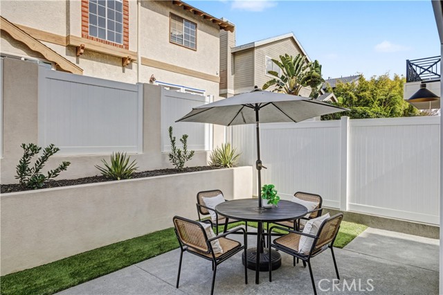 Detail Gallery Image 29 of 43 For 2203 Marshalfield #B,  Redondo Beach,  CA 90278 - 4 Beds | 3/1 Baths