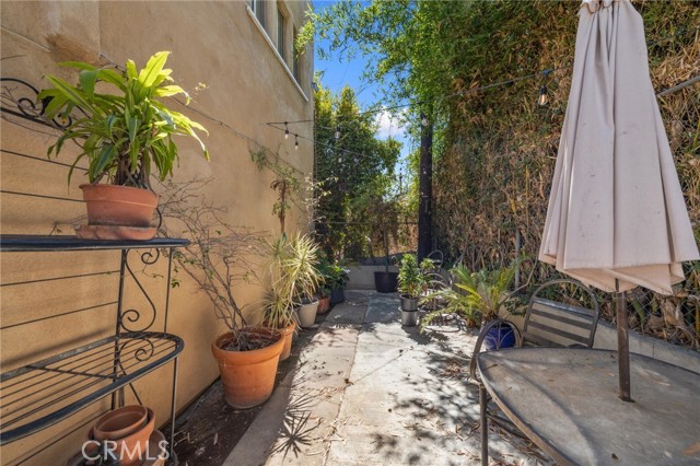 Detail Gallery Image 9 of 11 For 1285 Dunsmuir Ave, Los Angeles,  CA 90019 - 1 Beds | 1 Baths