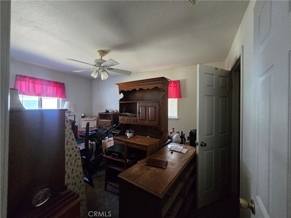 https://media.crmls.org/medias/c8363854-a717-4941-a24d-f3c5668a7b06.jpg?preset=X-Large