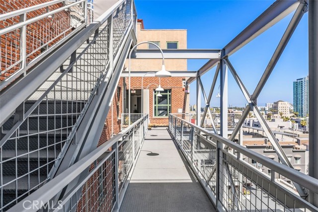 100 W 5th Street, Long Beach CA: https://media.crmls.org/medias/c83674f1-ec2b-48a8-9b94-008915380626.jpg