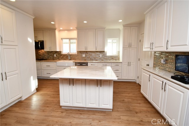 Detail Gallery Image 7 of 56 For 13841 Ocana, Bellflower,  CA 90706 - 3 Beds | 2 Baths