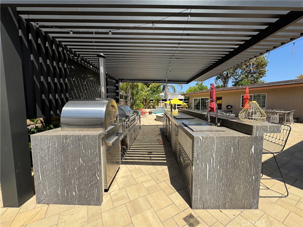 https://media.crmls.org/medias/c838271c-6e54-49fc-b3e1-7d0234c54401.jpg?preset=X-Large