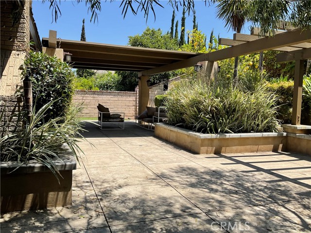 171 S Lincoln Street, Orange CA: https://media.crmls.org/medias/c8386057-6b36-4fe3-b991-ef2678d6f445.jpg