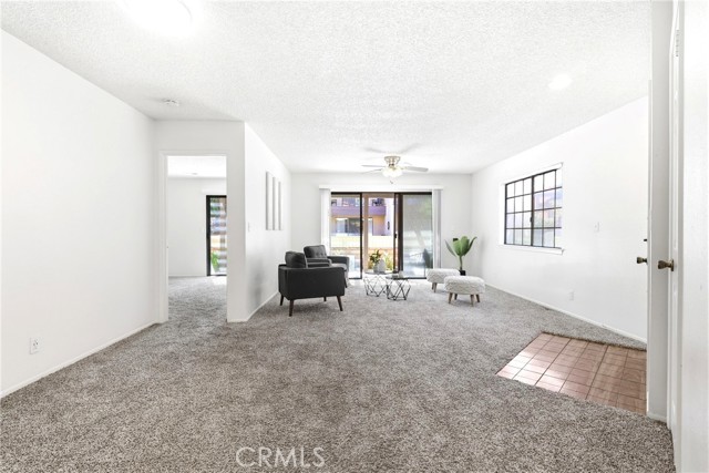 Detail Gallery Image 4 of 29 For 19077 Elm, Apple Valley,  CA 92308 - 2 Beds | 2 Baths