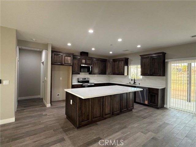 Detail Gallery Image 5 of 21 For 20420 Yuma, Apple Valley,  CA 92307 - 3 Beds | 2 Baths