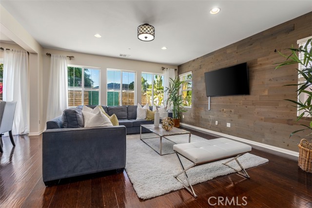 54 Revell Circle, Buena Park CA: https://media.crmls.org/medias/c83af1c8-fa4c-4e09-ade1-3b1417392d27.jpg
