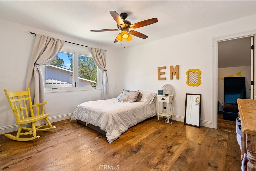 https://media.crmls.org/medias/c83b1788-da5c-4873-bfea-62d104684389.jpg?preset=X-Large