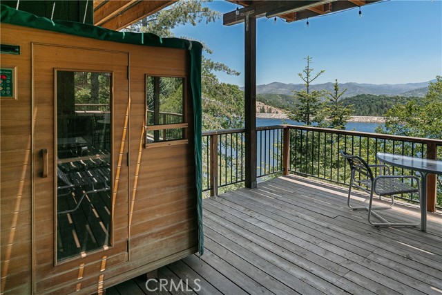 Detail Gallery Image 33 of 40 For 537 Canyon View Rd, Lake Arrowhead,  CA 92321 - 4 Beds | 3/1 Baths