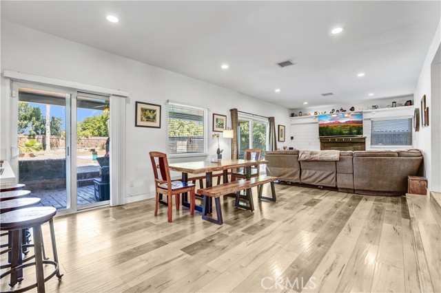 Detail Gallery Image 9 of 17 For 8308 Jason Ave, West Hills,  CA 91304 - 4 Beds | 2/1 Baths
