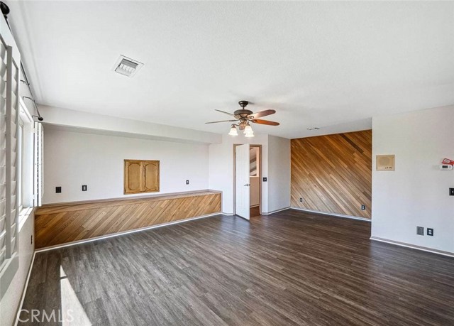 Detail Gallery Image 8 of 14 For 39812 Golfers, Palmdale,  CA 93551 - 5 Beds | 3 Baths