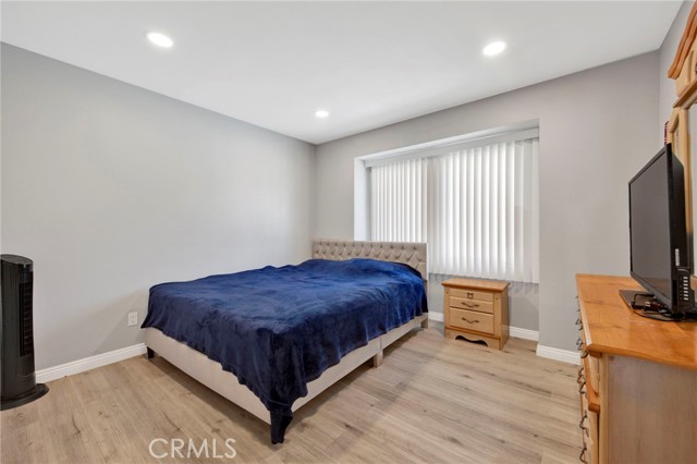 Detail Gallery Image 9 of 24 For 11823 Wish Ave, Granada Hills,  CA 91344 - 4 Beds | 2 Baths