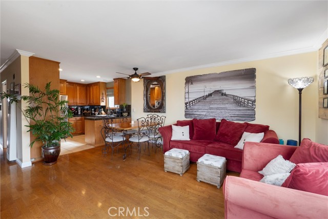 729 Longfellow Avenue, Hermosa Beach CA: https://media.crmls.org/medias/c83c9903-fd9d-4178-b146-16d9ff00ceb8.jpg