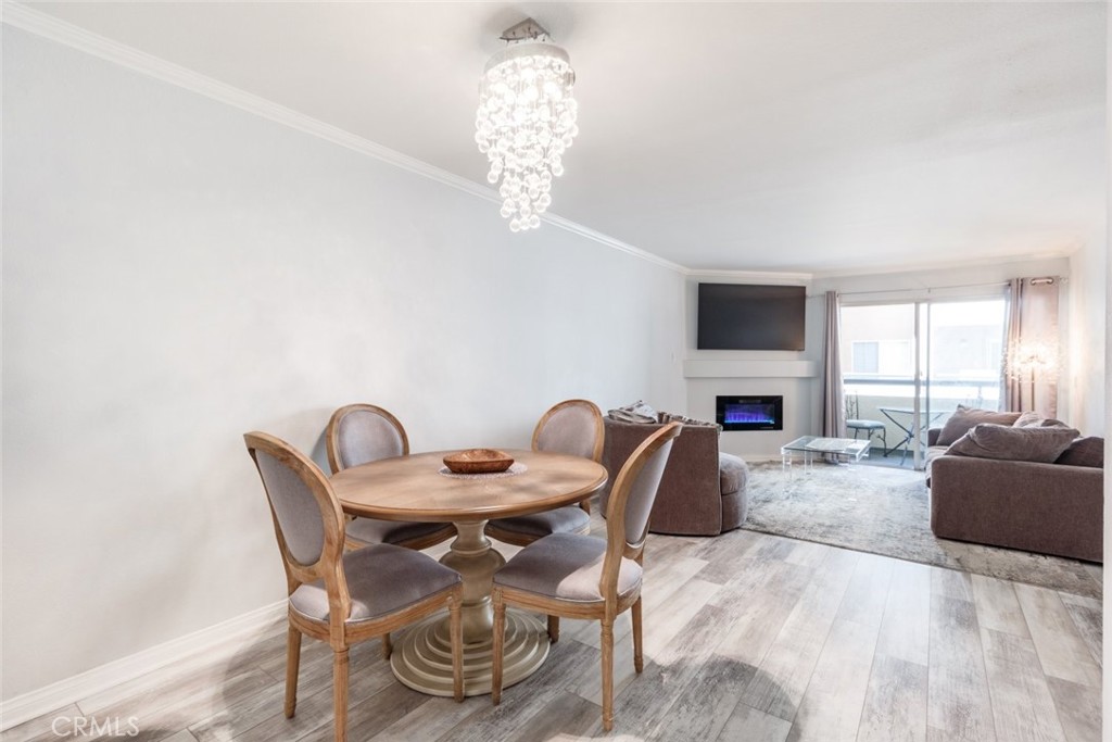 5530 Owensmouth Avenue 115, Woodland Hills, CA 91367
