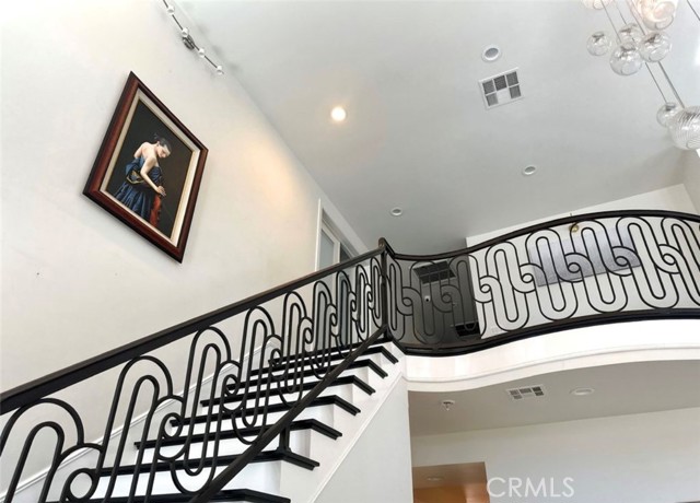 Detail Gallery Image 5 of 73 For 646 S Courson Dr, Anaheim,  CA 92804 - 6 Beds | 5 Baths