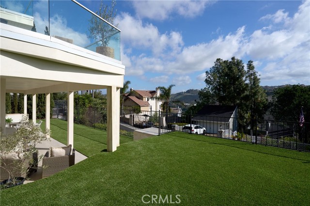12402 Vista Panorama, North Tustin CA: https://media.crmls.org/medias/c83d02cb-4ac9-466d-8f17-abf247027788.jpg