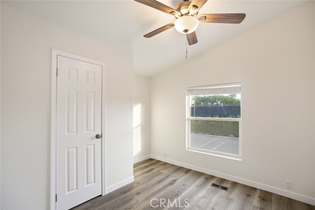 Detail Gallery Image 4 of 37 For 8250 Lankershim Blvd #33,  North Hollywood,  CA 91605 - 3 Beds | 2 Baths