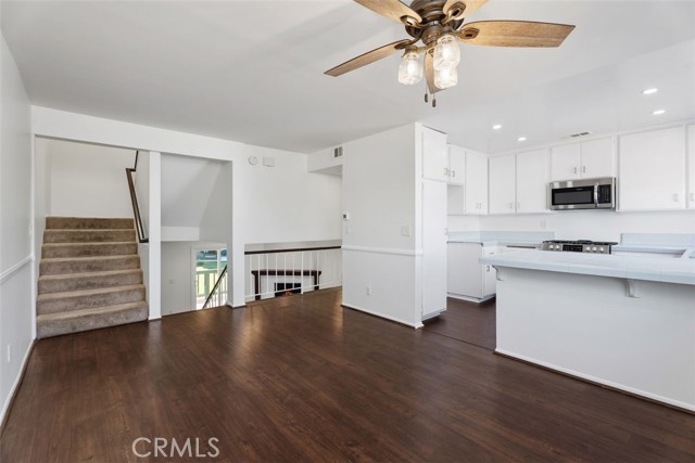 Detail Gallery Image 8 of 35 For 428 W 1st St, Tustin,  CA 92780 - 2 Beds | 2/1 Baths