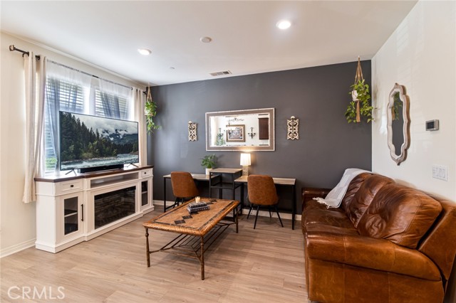 Detail Gallery Image 5 of 22 For 40434 Calle Real, Murrieta,  CA 92563 - 2 Beds | 2/1 Baths