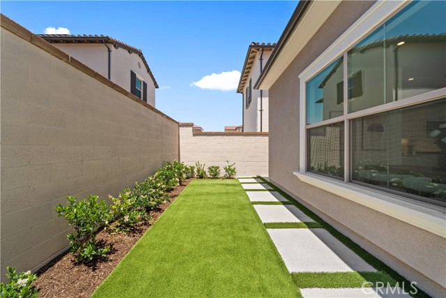 114 eversedge, Irvine CA: https://media.crmls.org/medias/c83dd573-9a5a-4343-8d4b-2ba928b7c9e8.jpg