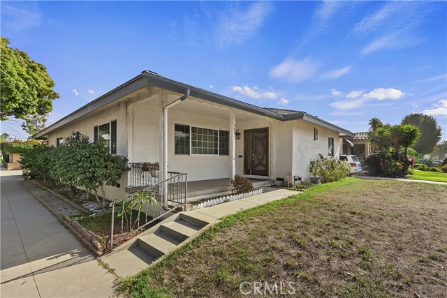Detail Gallery Image 1 of 42 For 1700 S Raymond Ave, Alhambra,  CA 91803 - 3 Beds | 1/1 Baths
